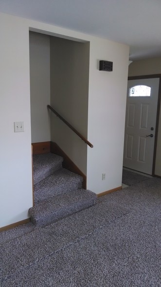 Building Photo - 5750 Jefferson Rd