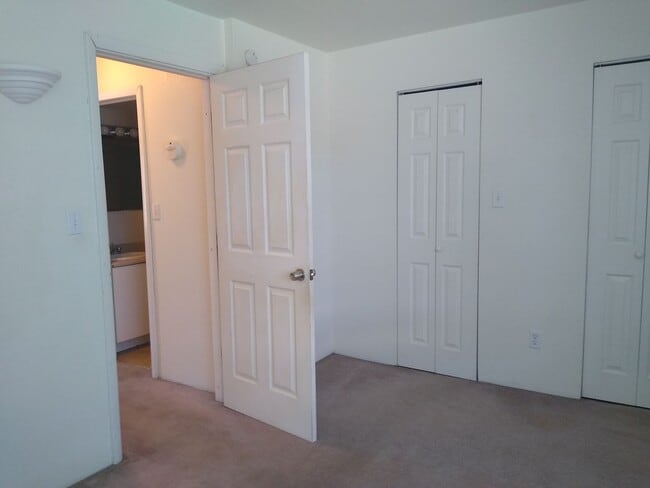 Building Photo - Fort Collins Condo for Rent – Updated and Move-In Ready