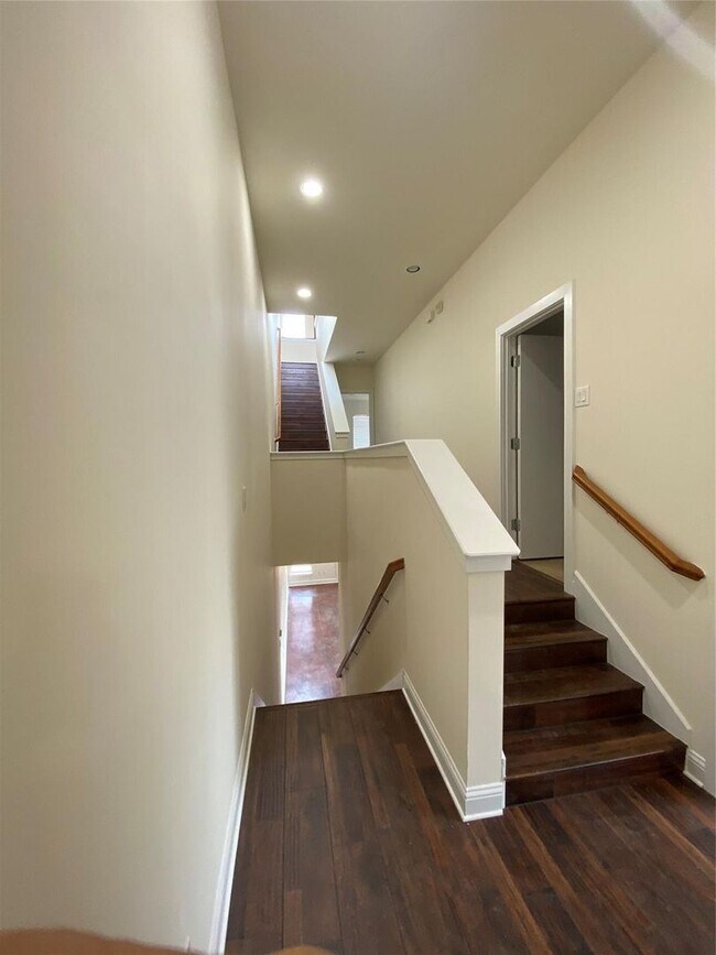 Building Photo - Contemporary M Street Duplex with 3rd Floo...