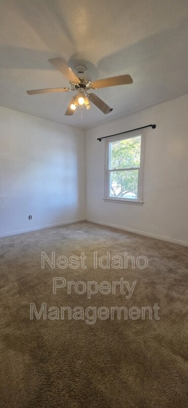 Building Photo - 2713 Dill Dr
