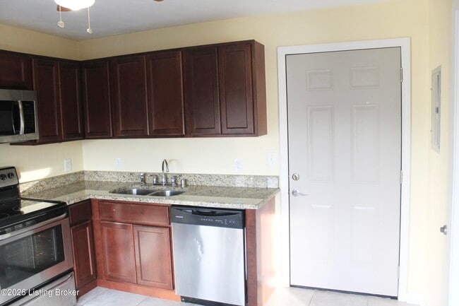 Building Photo - 1361 S Brook St