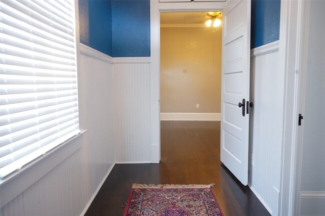 Building Photo - 6424 Central City Blvd