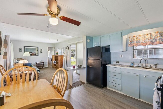 Building Photo - 77 Wildwood Ln