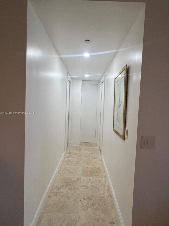 Building Photo - 6917 Collins Ave