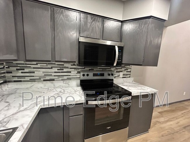 Building Photo - 1741 Ridgehaven Ct