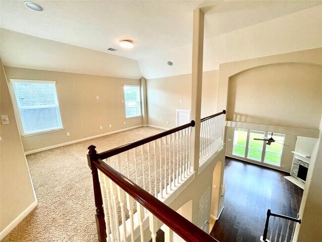 Building Photo - 6165 Bridgewater Ln