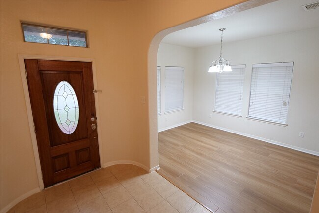 Building Photo - 803 Harbor Lakes Ln