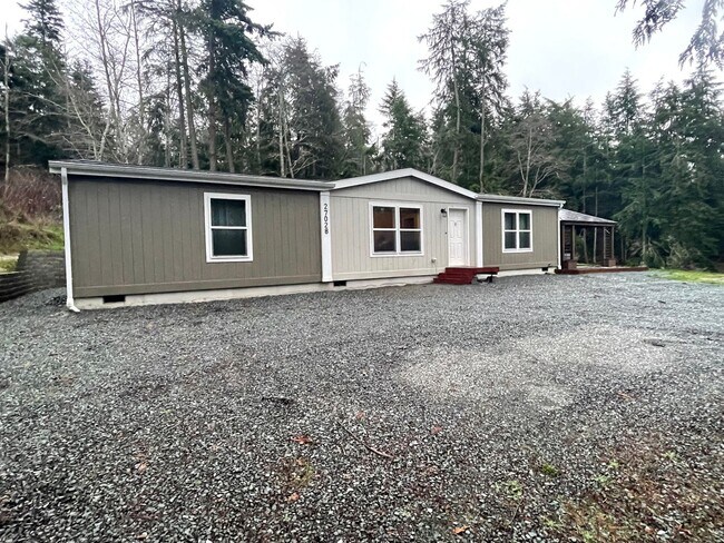 Building Photo - ***PENDING APPLICATION***Beautiful Home wi...