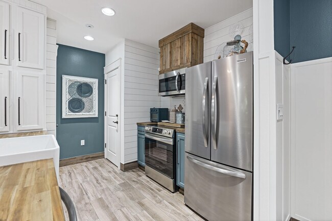 Building Photo - 9300 Baytowne Wharf Blvd