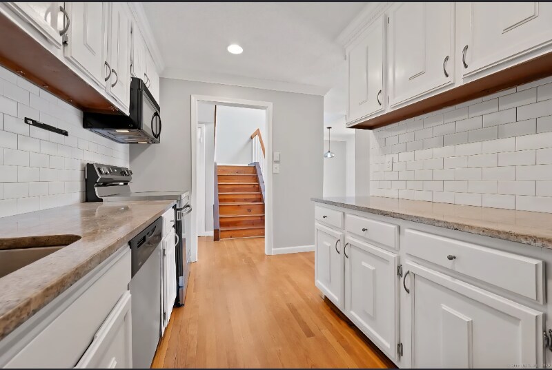 Building Photo - 140 Kane St