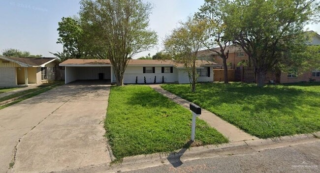 Building Photo - 807 Walnut Ave