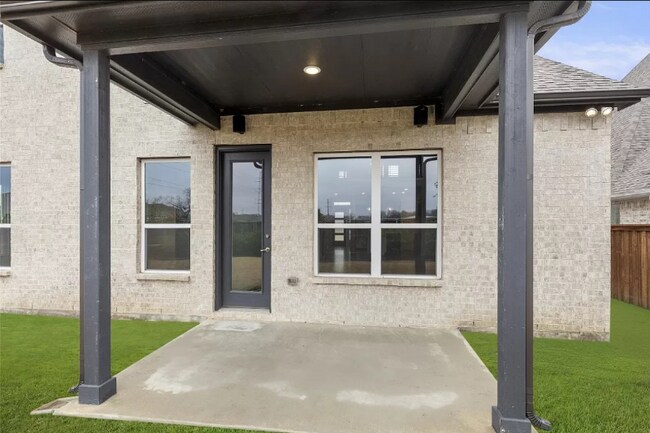 Building Photo - 204 Carmen Oak Ln