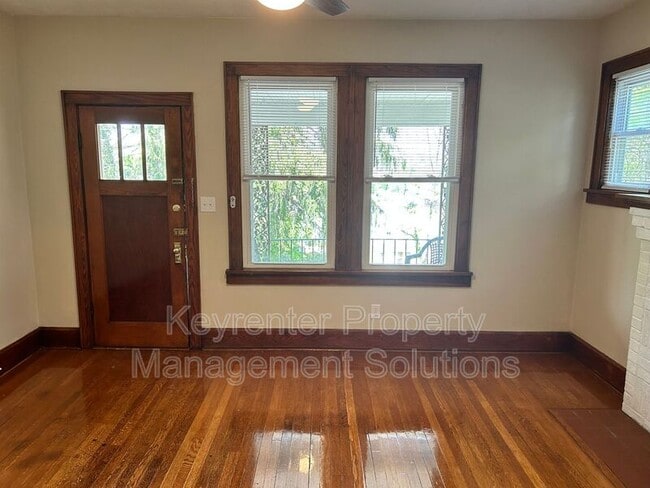 Building Photo - 210 Biltmore St