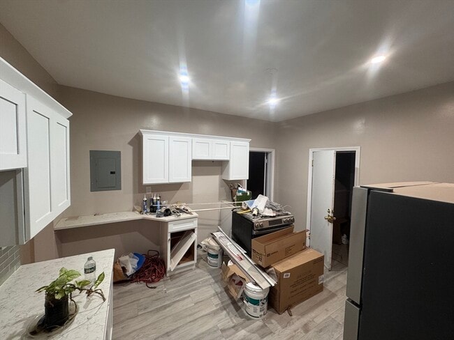 Building Photo - 42 Lucerne St