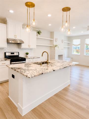 Building Photo - 908 Emerling Dr