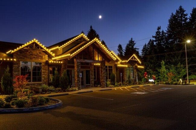 Building Photo - Beautiful 2 bedroom, super cute floorplan, laundry room with full size washer and dryer!