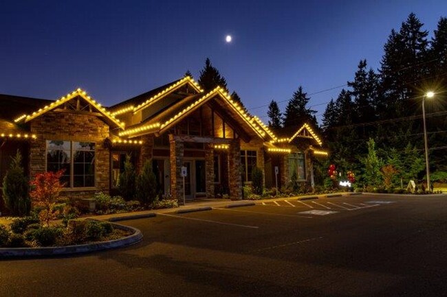 Building Photo - Gorgeous 2 Bedroom 1 Bath top floor Privat...