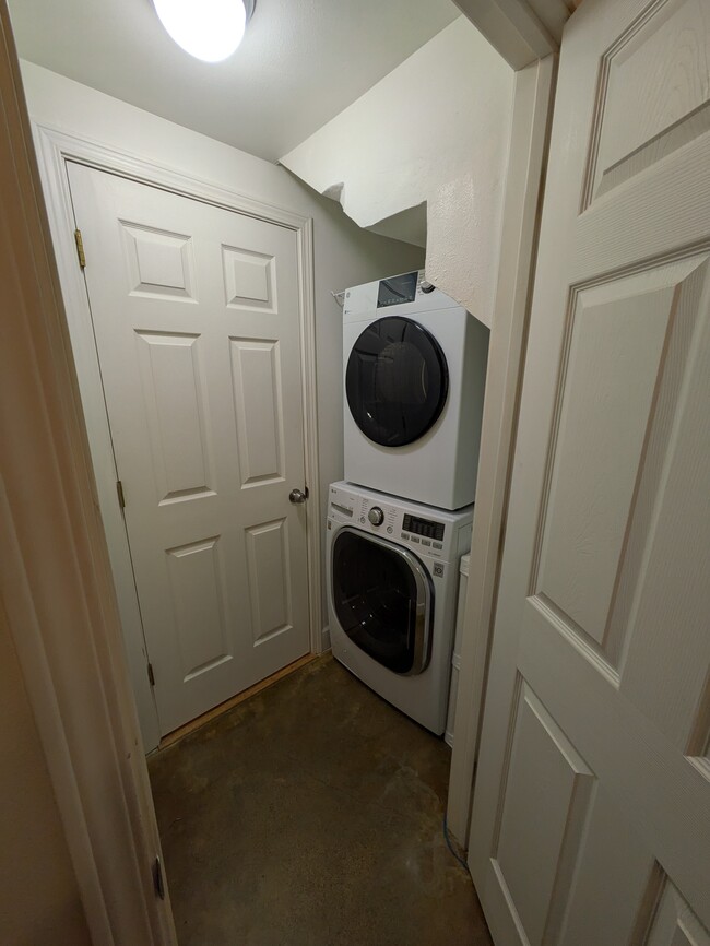 Laundry nook - 1460 21st Ave