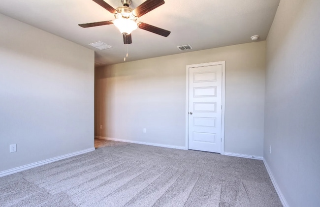 Building Photo - 5507 Devils Gate