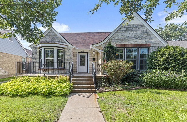 Building Photo - 2618 Marvin Ave