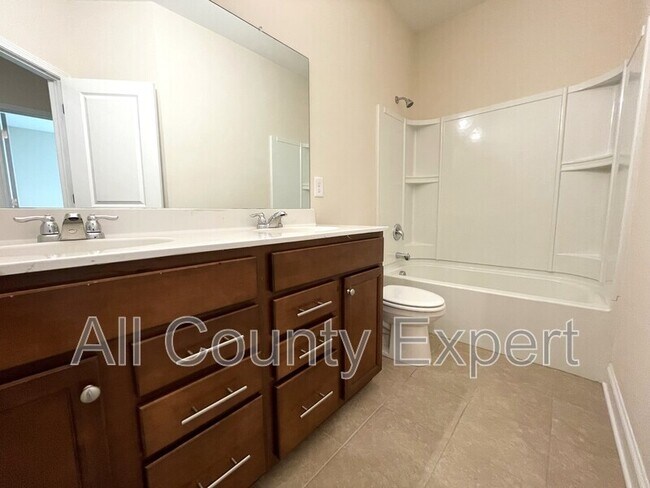 Building Photo - 502 Cooper Ln