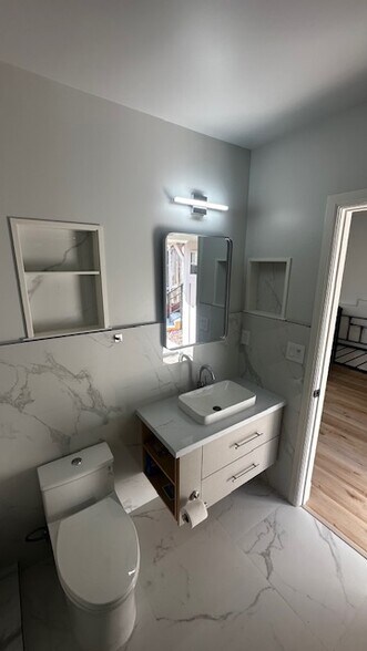 Building Photo - 8946 Oswego St