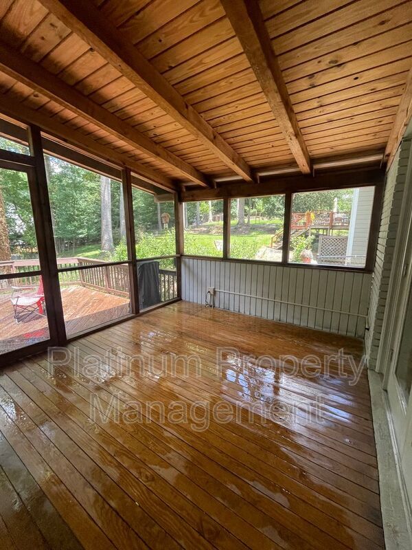 Building Photo - 3828 Donaldson Dr