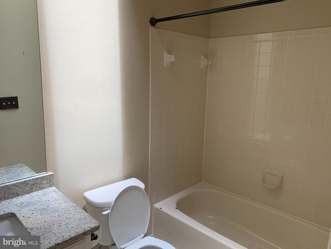 Building Photo - 2002 Admiral Dr