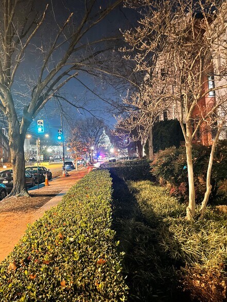 2 Minute Walk to Capital - 236 Maryland Ave NE