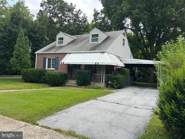Building Photo - 955 Terrace Ln