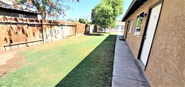 Building Photo - 938 E. 4th St.