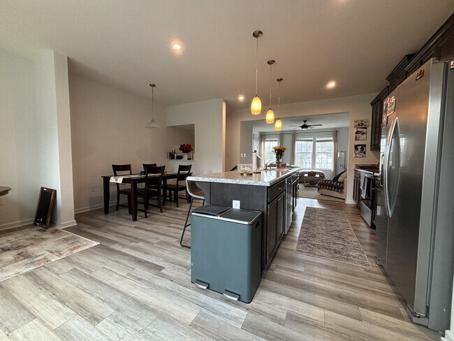 Building Photo - 513 Turquoise Ln