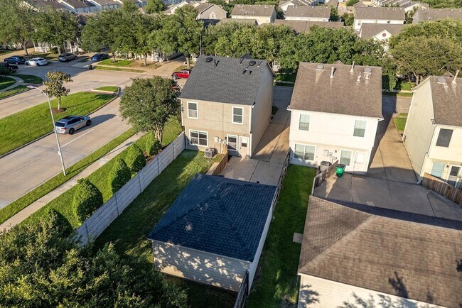 Building Photo - 9631 Coyote Creek Dr