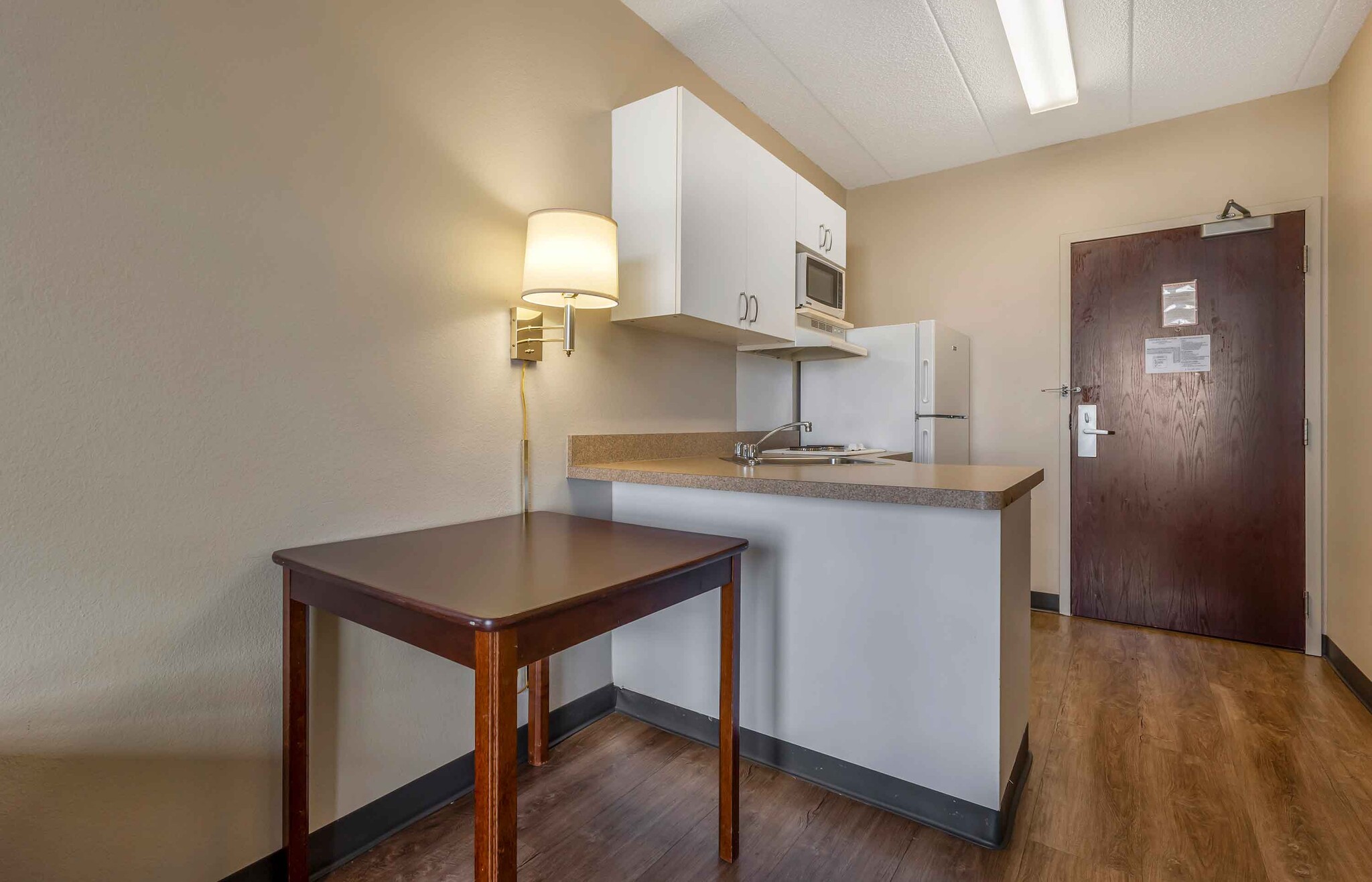 Building Photo - Furnished Studio-Chicago - Midway