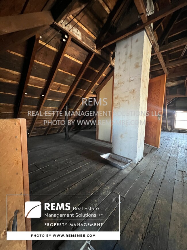 Building Photo - 431-437 Clark St.