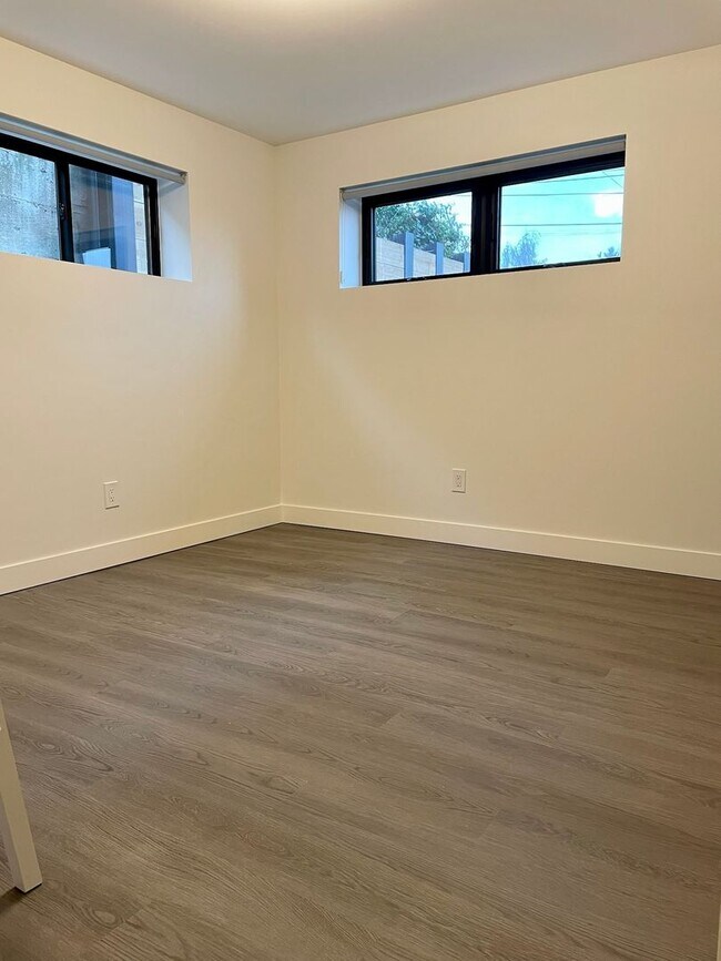 Building Photo - 7514 27th Ave NE