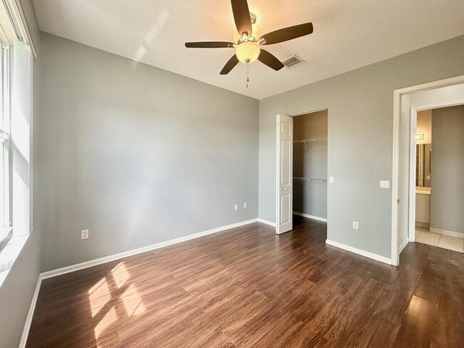 Building Photo - 4600 SW 160th Ave