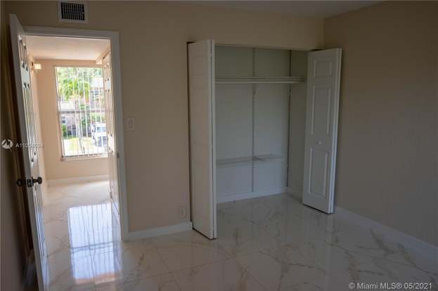 Building Photo - 316 Sunshine Dr