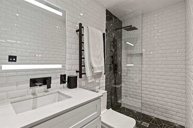 Building Photo - 3622 High Vista Dr