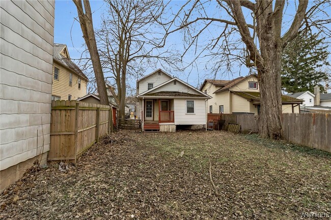 Building Photo - 43 Waterman St