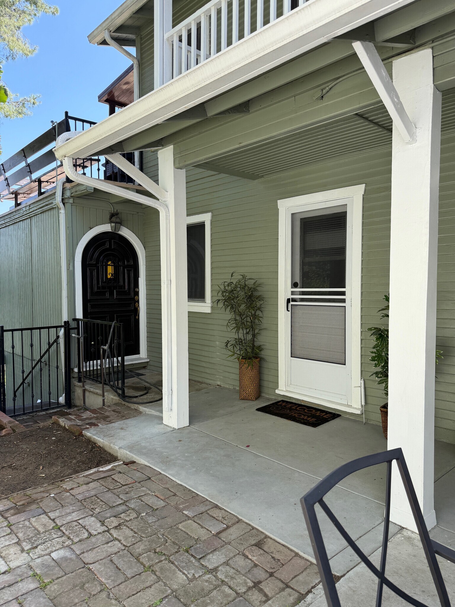 Front Entrance to unit - 518 1/2 Crane Blvd