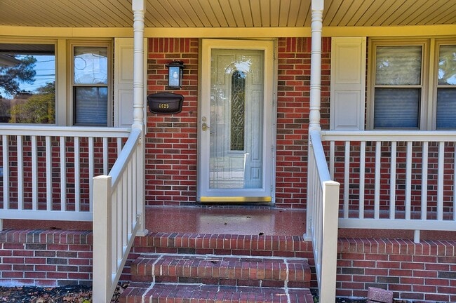 Building Photo - FOR RENT VIRGINIA BEACH