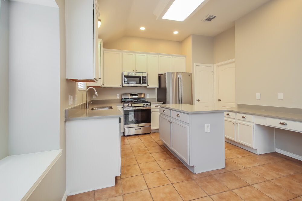Building Photo - 204 Green Cedar Dr
