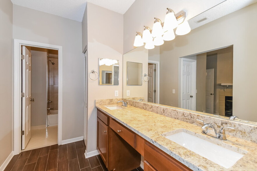 Building Photo - 8895 Chambore Dr