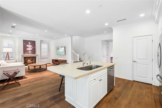 Building Photo - 70 Lupari