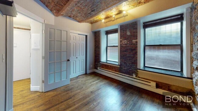 Building Photo - 336 E 18th St