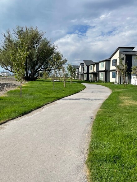 Building Photo - 551 S 1020 W