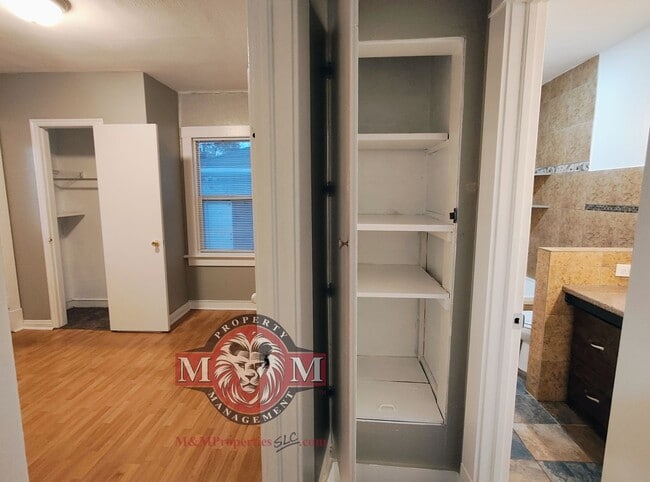 Building Photo - 3 Bd 1 Ba Home with Hardwood Floors in Midvale