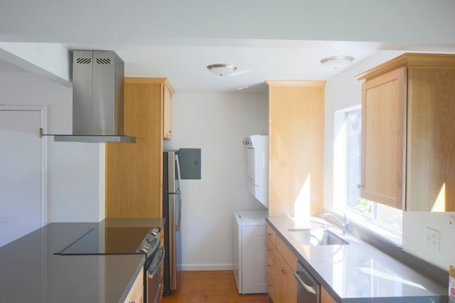 Building Photo - 310-330 Kentucky St