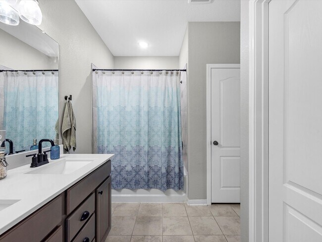 Building Photo - 1006 Camellia Hls Ln